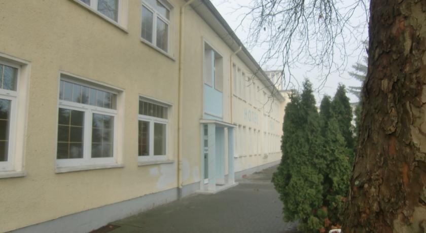 Am Flugplatz 2* Magdeburg