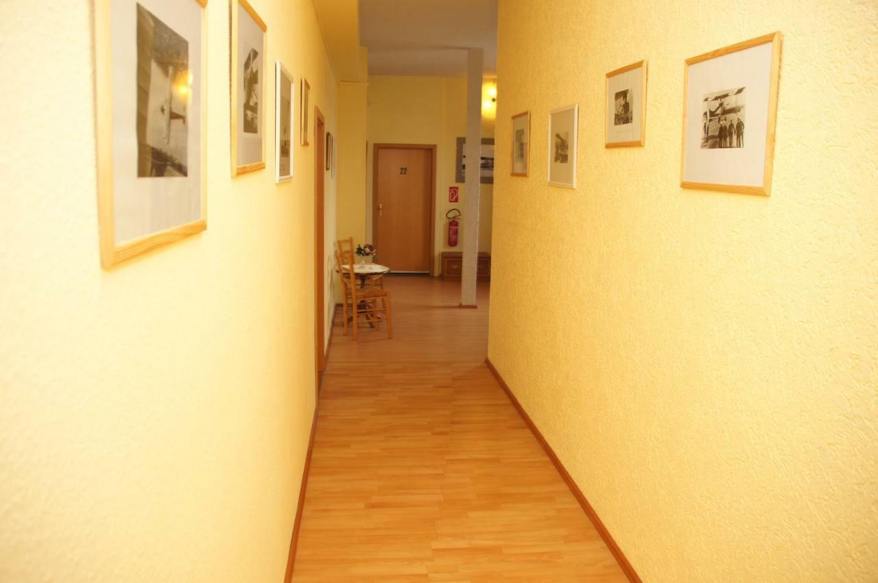 Hotel Am Flugplatz 2*