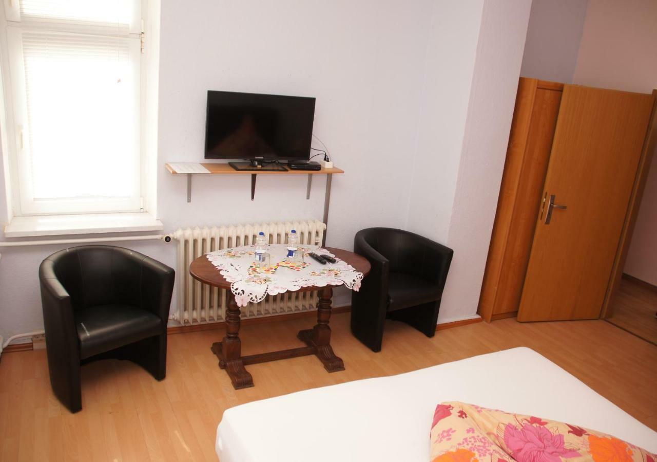 Hotel Am Flugplatz 2*