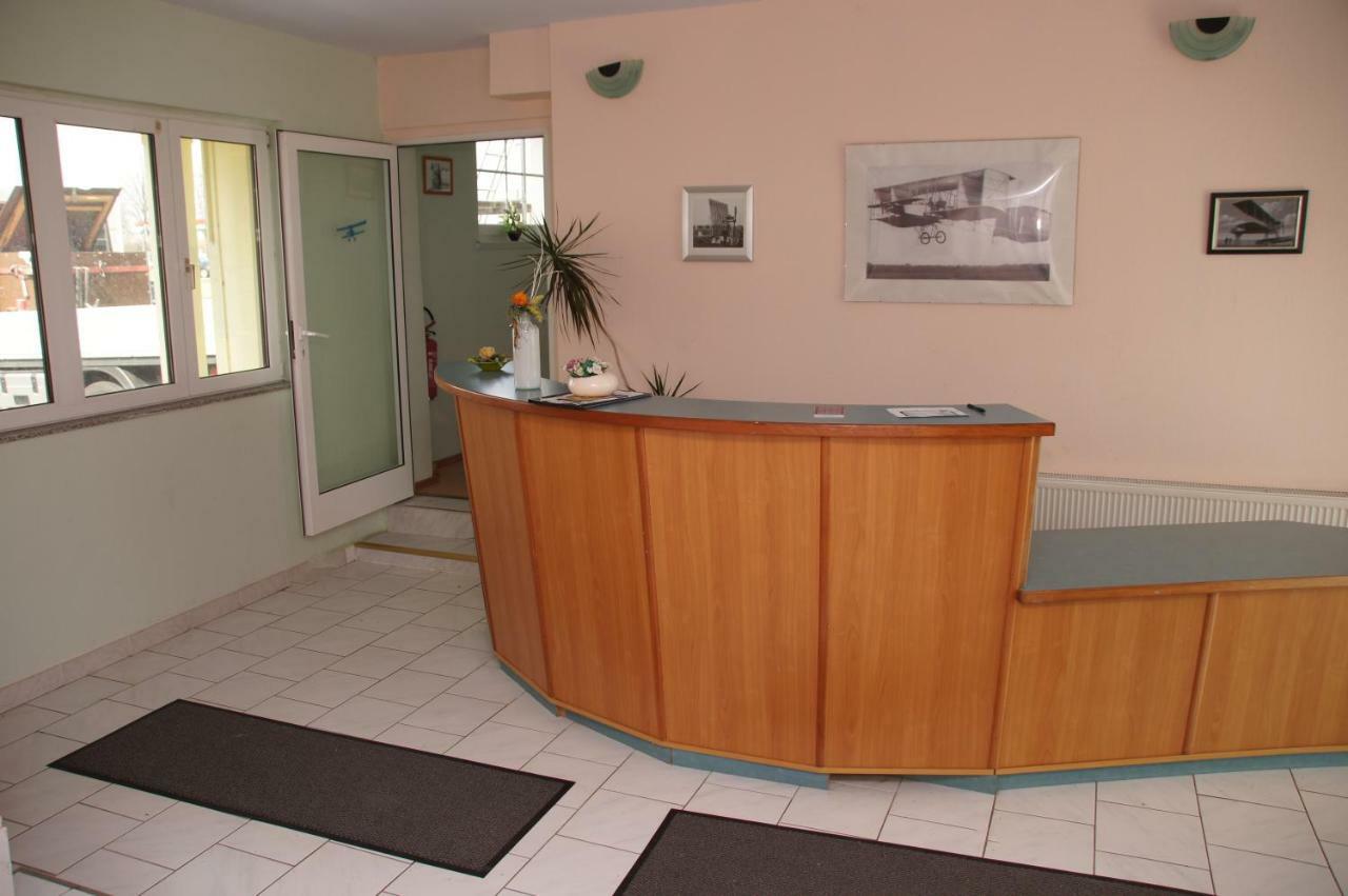 Hotel Am Flugplatz 2*
