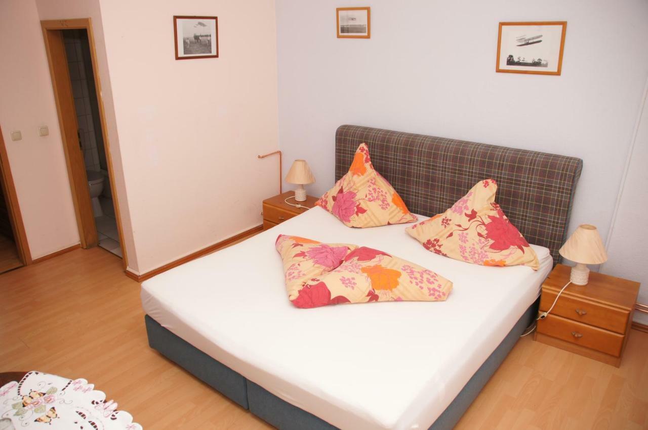 Am Flugplatz Hotel 2*